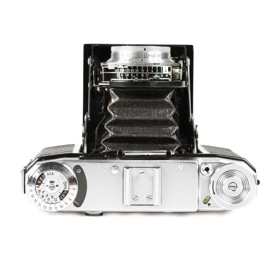 Câmera analógica médio-formato Zeiss Ikon Super Ikonta (534/16) com lente Tessar 75mm f3.5 - USADO