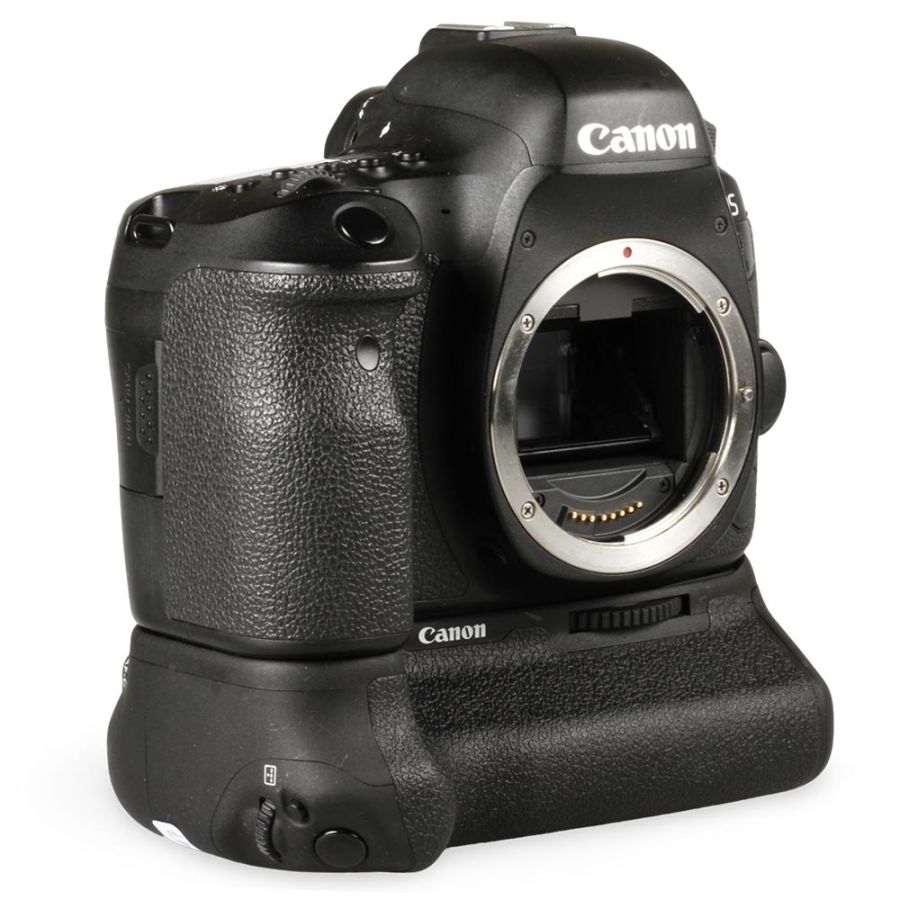 Câmera DSLR Canon EOS 6D Mark II com battery grip BG-E21 - USADO (36.880 disparos)