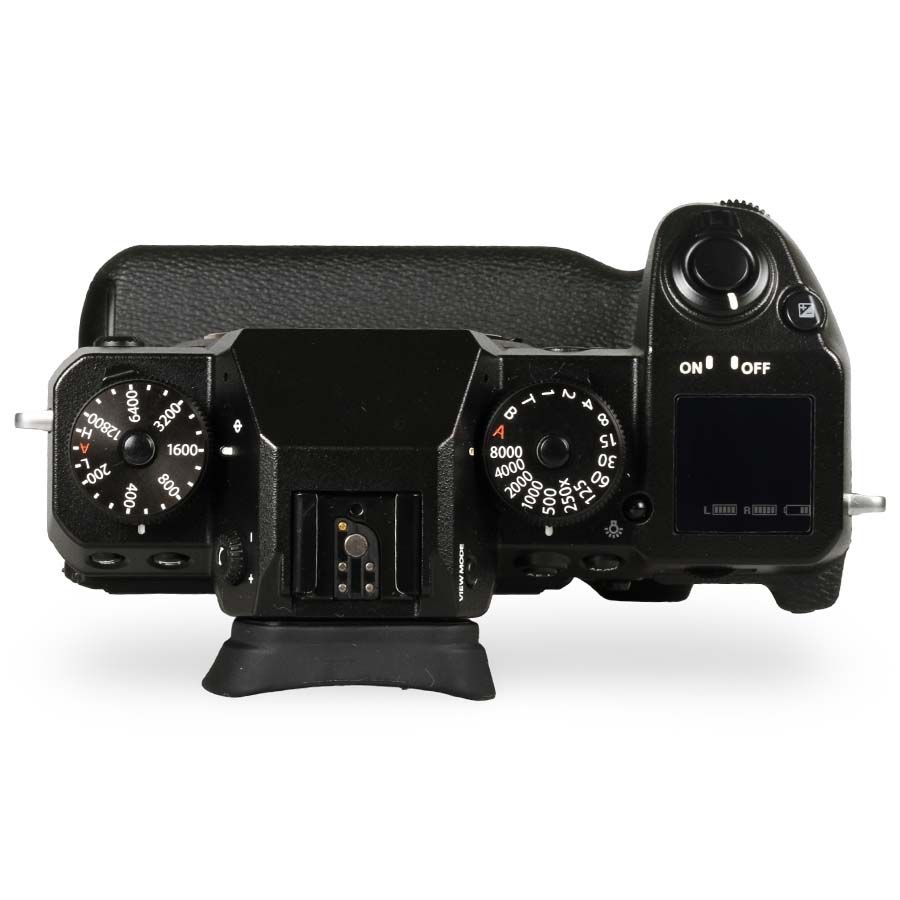 Câmera mirrorless Fujifilm X-H1 (com battery grip e flash) - USADO (7.656 disparos)