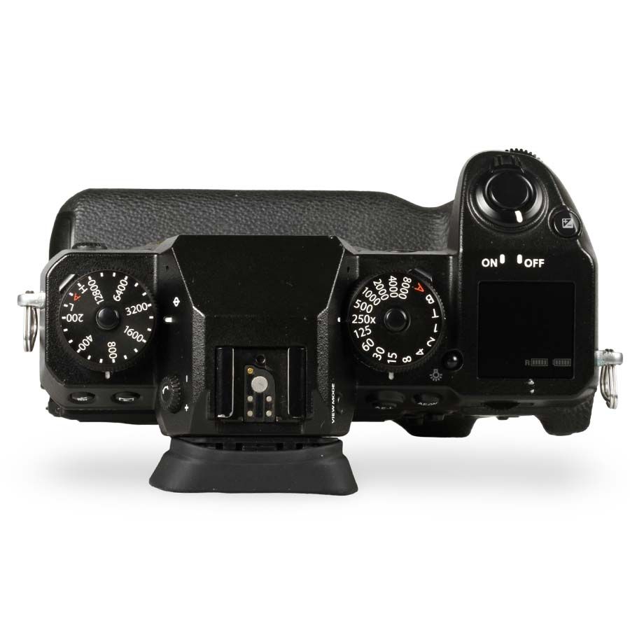 Câmera mirrorless Fujifilm X-H1 (com battery grip) - USADO (352 disparos)