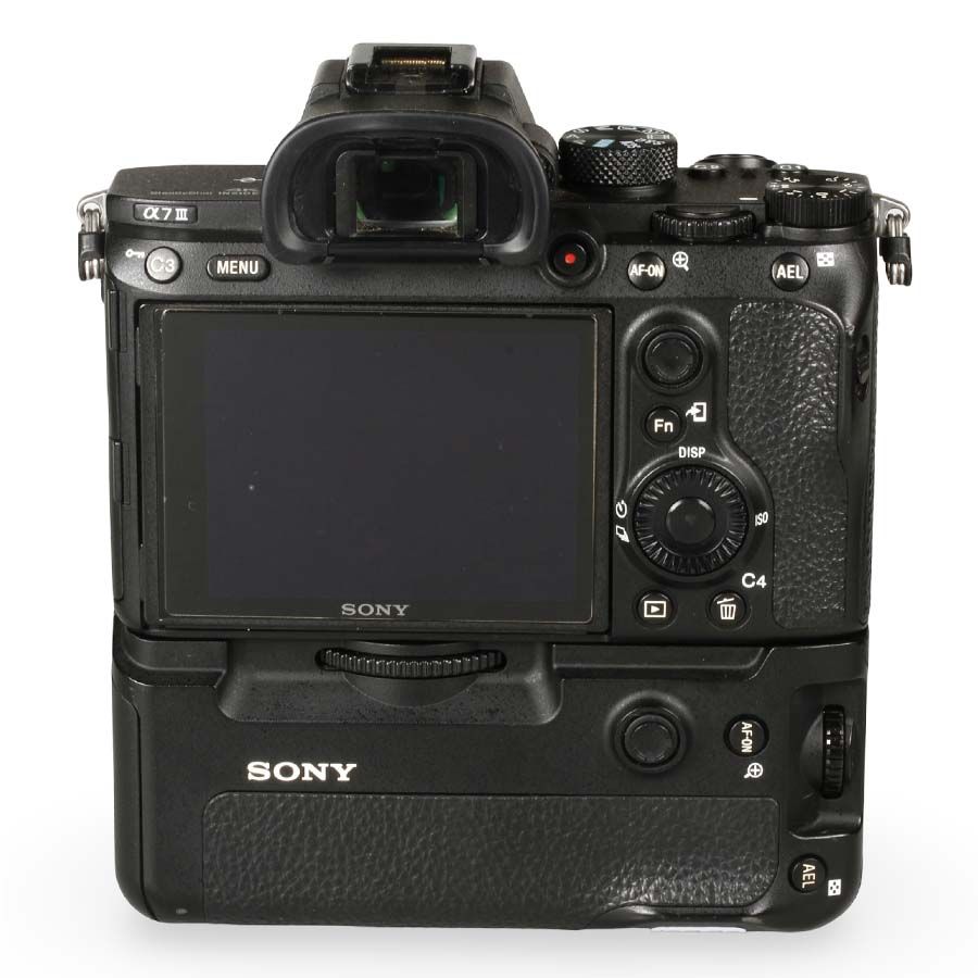 Câmera mirrorless Sony Alpha a7 III com battery grip VG-C3EM - USADO