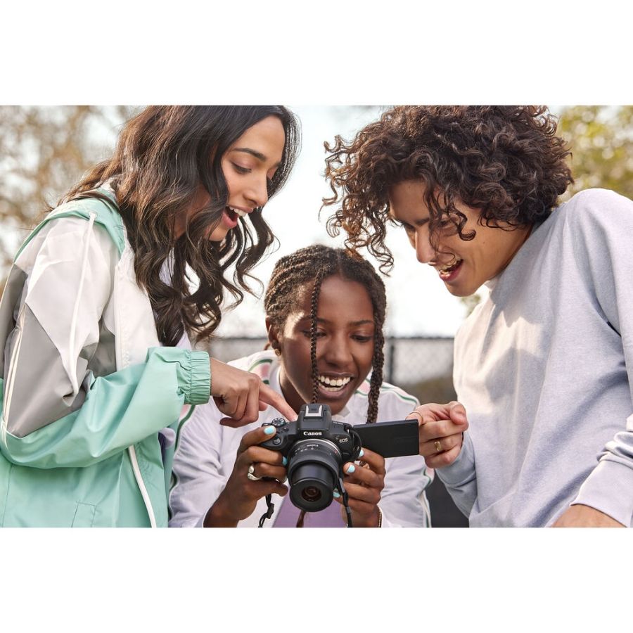 Câmera mirrorless Canon EOS R50 com RF-S 18-45mm IS STM