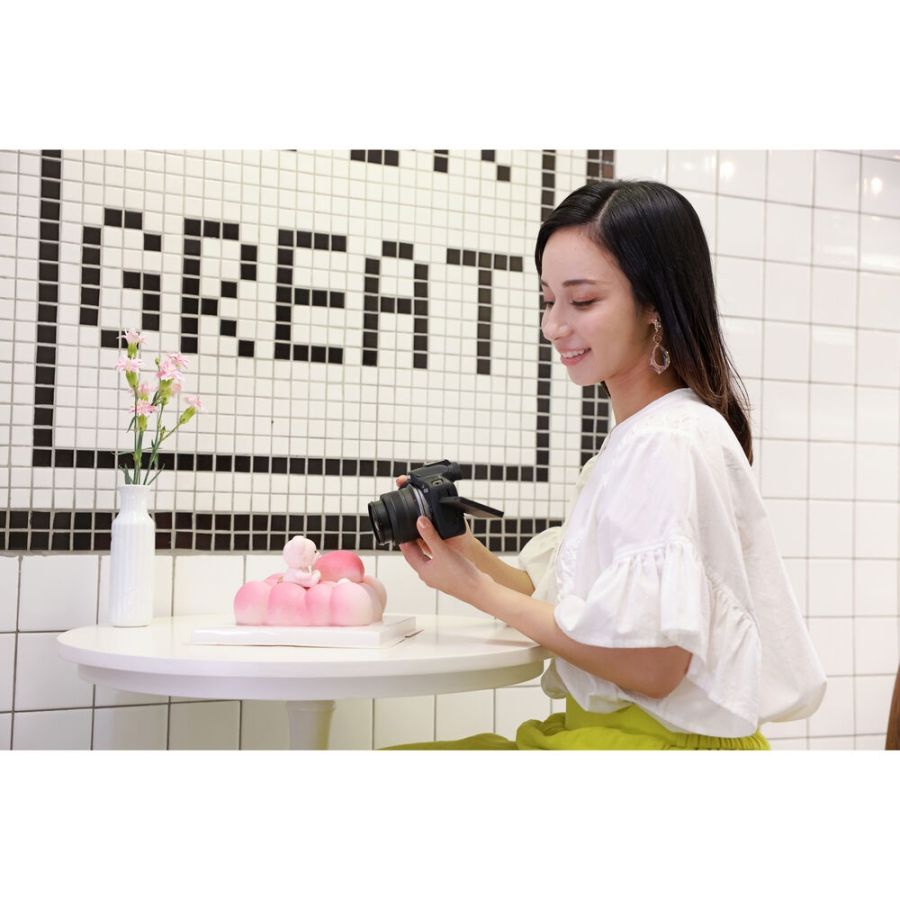 Objetiva Canon RF-S 10-18mm f4.5-6.3 IS STM