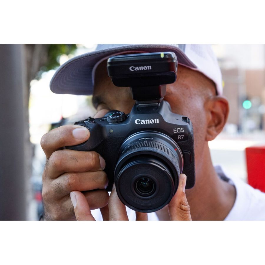 Objetiva Canon RF-S 10-18mm f4.5-6.3 IS STM