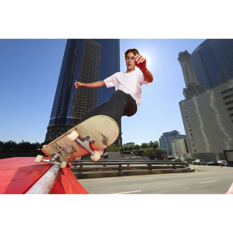 Objetiva Canon RF-S 10-18mm f4.5-6.3 IS STM