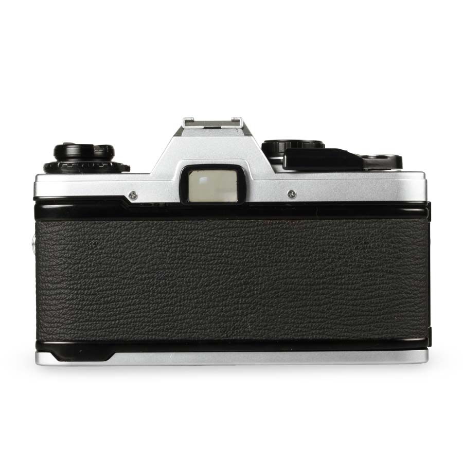 Câmera analógica 35mm Olympus OM10 com lente 50mm f1.4 + 28mm f2.8 - USADO