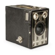 Câmera analógica Kodak Brownie Junior Six-16 - Decoração