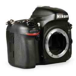 Câmera DSLR Nikon D600  - USADO (29.981 disparos)