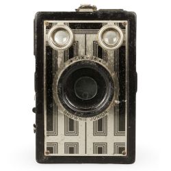 Câmera analógica Kodak Brownie Junior Six-16 - Decoração