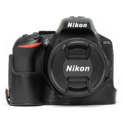 Estojo "Half Case" MegaGear MG1170 para câmera Nikon D5500 e D5600 com alça de pescoço