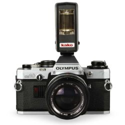 Câmera analógica 35mm Olympus OM10 com lente 50mm f1.4 + 28mm f2.8 - USADO